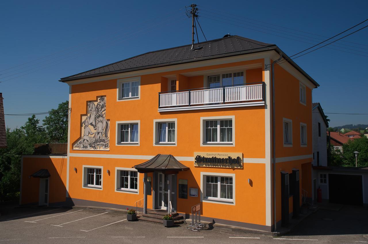 Hotel Strattnerhof Frankenburg am Hausruck Esterno foto
